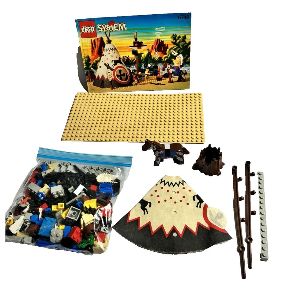 LEGO 6746 Chief's Tepee Wild West Cowboys Western 100% Complete 1997 w Manual